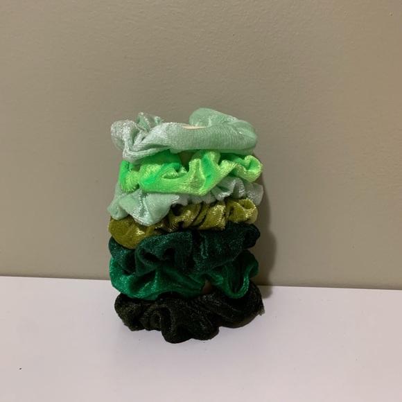 Scrunchies - Picture 7 of 10